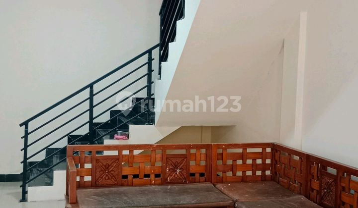 Modern Minimalist House Near Campus and Airport