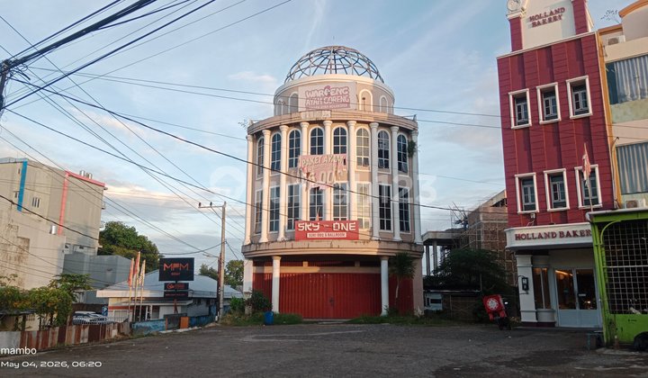 3-Story Perintis Kemerdekaan Shophouse, Very Strategic Location 3-Story Perintis Kemerdekaan Shophouse, Very Strategic Location