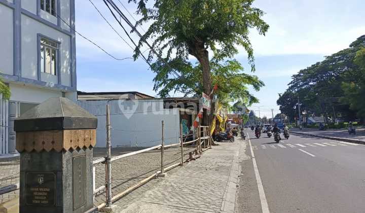 For Rent 3-Storey Shop House Near Toll, Shopping Center, and Toll Access 2