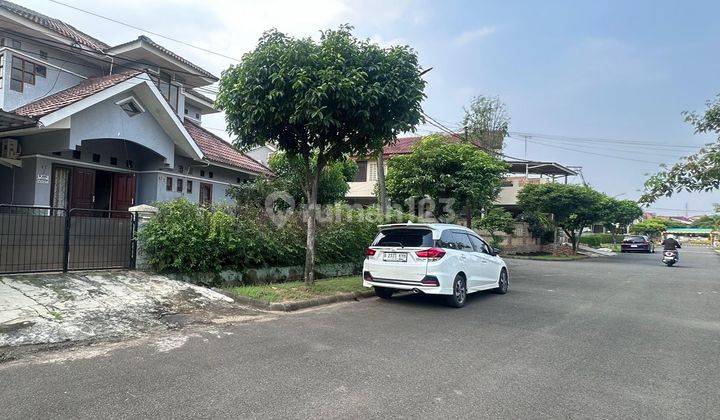 Disewakan Rumah Hoek, Besar Dan Asri, Di Kemang Pratama Bekasi 2
