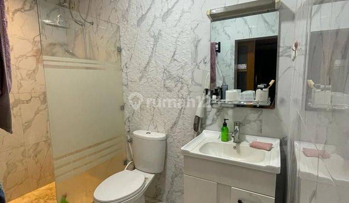 Rumah Bagus 2 Lantai, Semi Furnish Di Perumahan Bintara 2, Bekasi 2