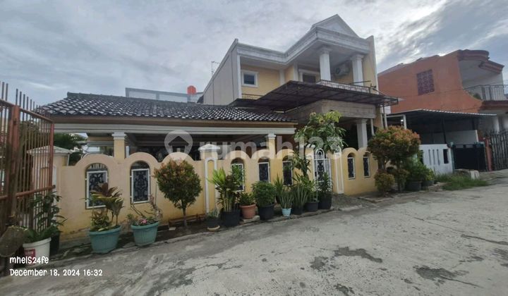 Rumah Hoek, Luas 2 Lantai Di Harapan Indah, Bekasi 2