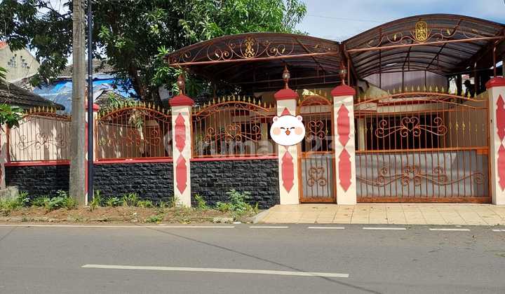 Large house for sale, on the main road of Perumahan Pulo Gebang Permai. 2