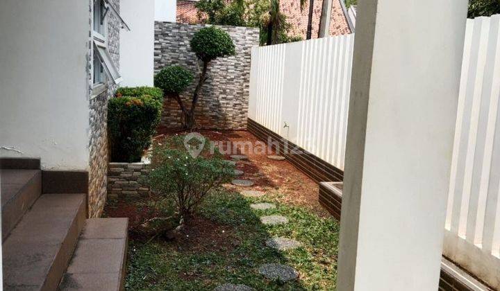 Rumah Bagus 2 Lantai, Ada Backyard, Luas, Perumahan Jatiwaringin 2