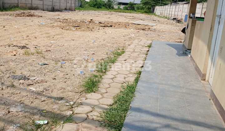 For Rent: Land and Small Building in Cileungsi. Bogor Regency