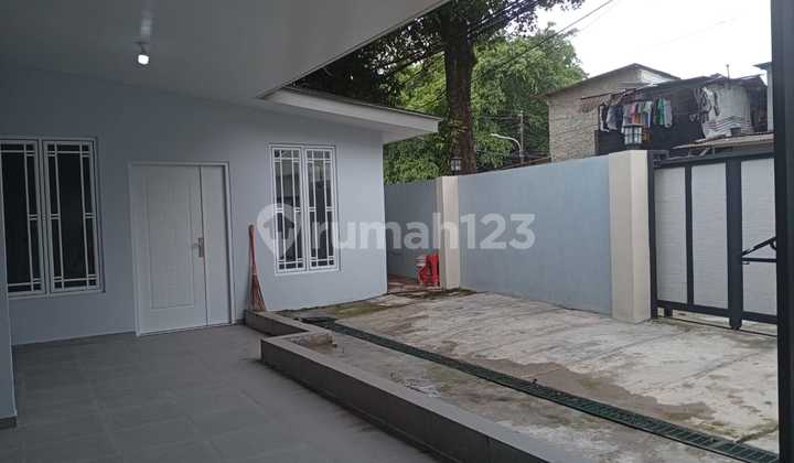 Rumah Luas Full Renovasi Di Bendungan Hilir Jakarta Pusat 2