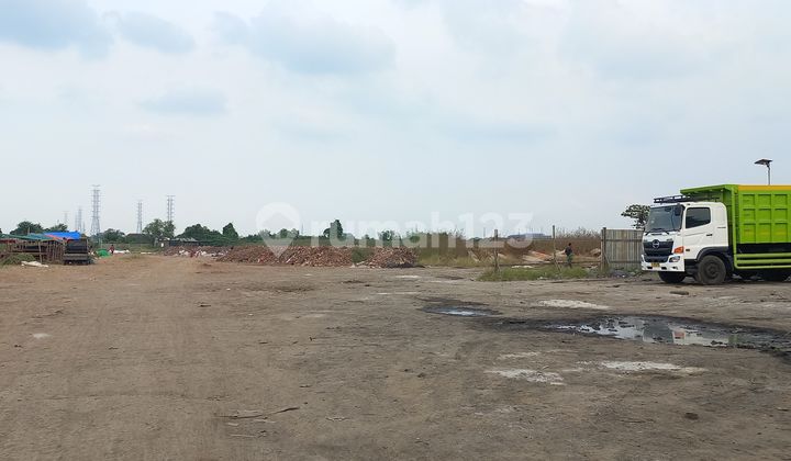 Wide, Dense, and Hard Land in Tarumajaya, Bekasi