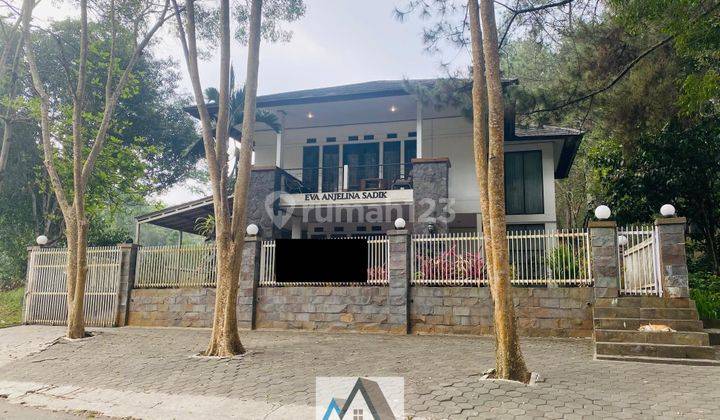 Villa Mewah Halaman Luas Dalam Komplek Triniti Area Bandung Barat 1