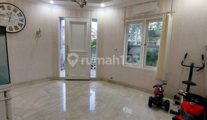 Rumah Mewah di Taman Semanan Indah Jakarta Barat Full Furnished 1