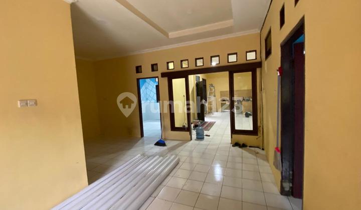 Ready-to-Occupy House in Griya Kencana Tangerang, Strategically Located 1