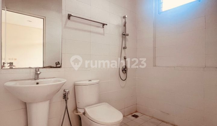 Nice House in America West Coast Green Lake City Cluster 2