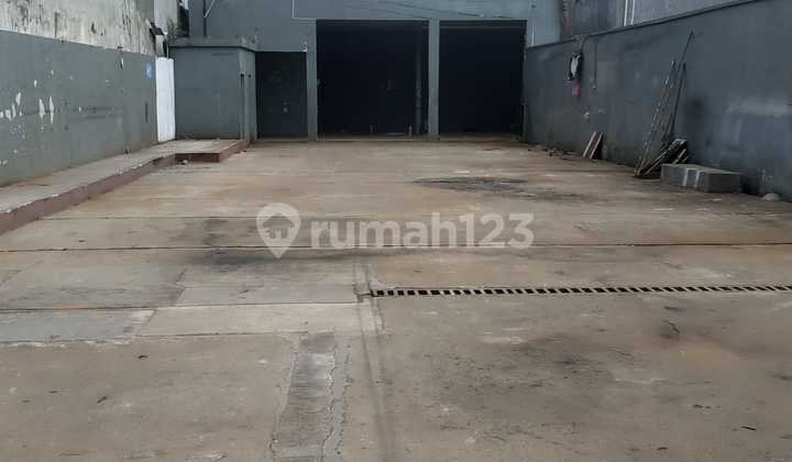 Land and Building in Karang Mulya Tangerang Strategic Location Land and Building in Karang Mulya Tangerang Strategic Location