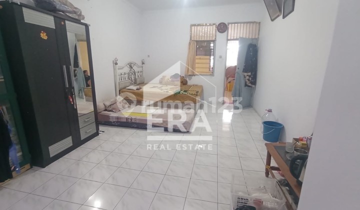 quick sale, 3-story pademangan house, no flooding, strategic location