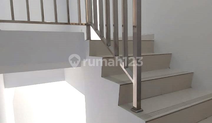 2Jual Cepat Rumah Minimalis Di Jalan Utama Imperial Gading  2