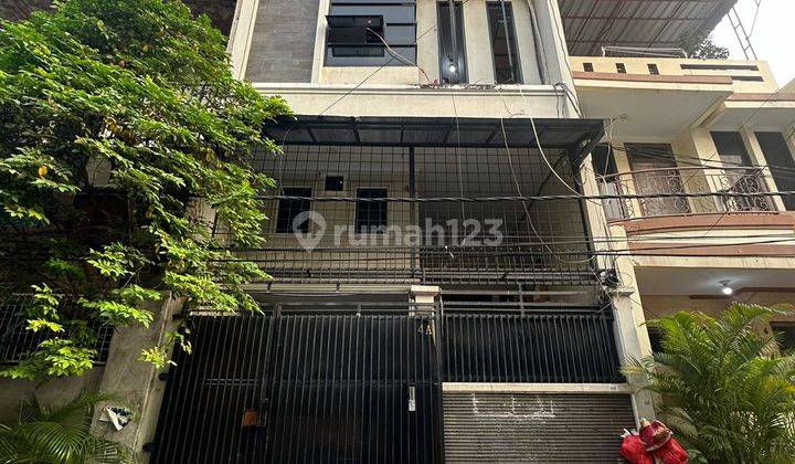 Dijual Rumah 4 Lantai Lebih Tinggi Dari Jalan Di Pademangan 1