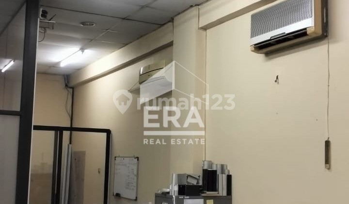 For sale: Redtop Square shop house in Pecenongan, Central Jakarta, with a red roof. 2