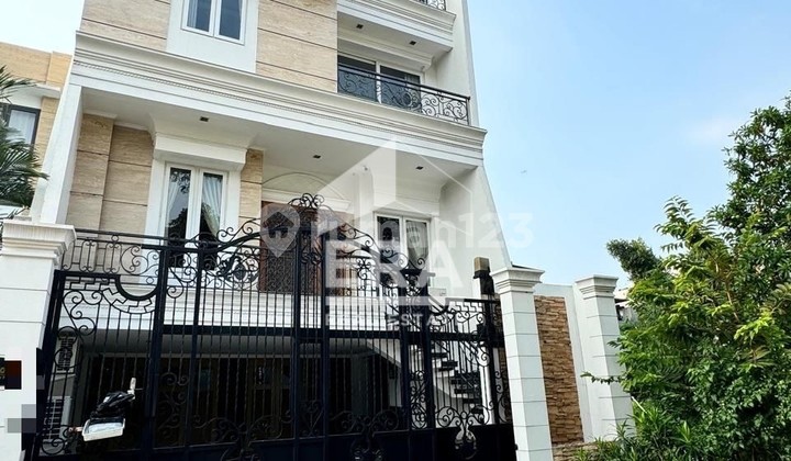 dijual rumah bagus & mewah di Pantai Indah Kapuk letak stategis full furnish 1