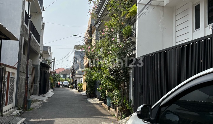 Dijual Cepat Rumah Bagus di Sunter Agung 3Lantai Jalan 2Mobil 2
