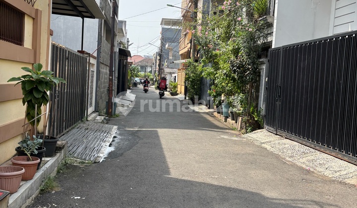 Dijual Cepat Rumah Bagus di Sunter Agung 3Lantai Jalan 2Mobil