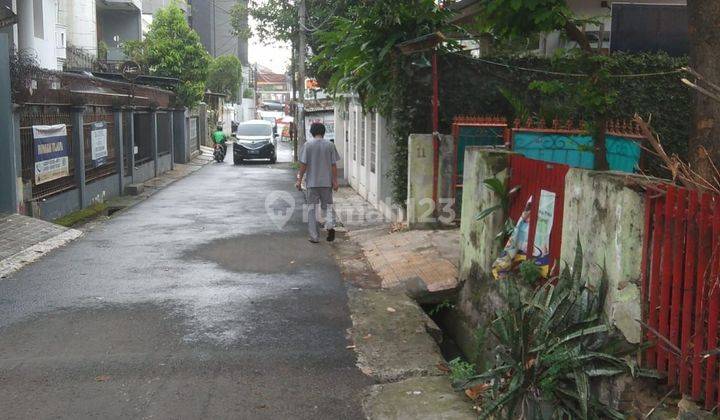 Di jual murah rumah tua hitung tanah di Radio dalam 1