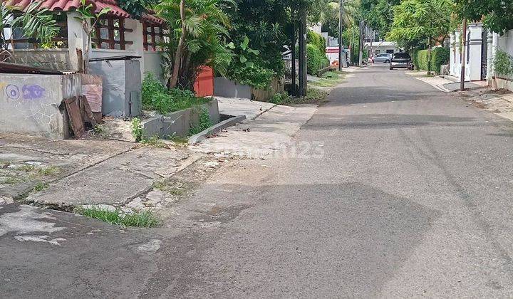 Rumah Tua Dalam Komplek 1