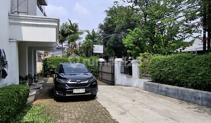 Ruma Di Area Komersial, Cocok Untuj Hunian & Usaha, Cipete Jakarta Selata.