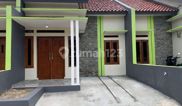 Rumah Baru di Jalan tugu macam SHM Rumah Baru di Jalan tugu macam SHM