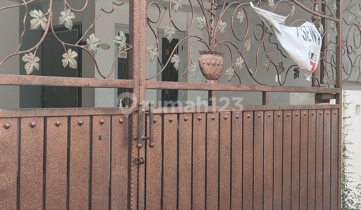 Ready-to-Live House Suitable for a Small Family 1