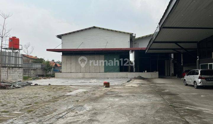 dijual gudang plus kantor.

lokasi nempel jln raya 
halim perdana kusuma benda
tangerang.


Lt:3670m
Lb:_-2000m
Shm 
harga 35M (nego d.o)  1