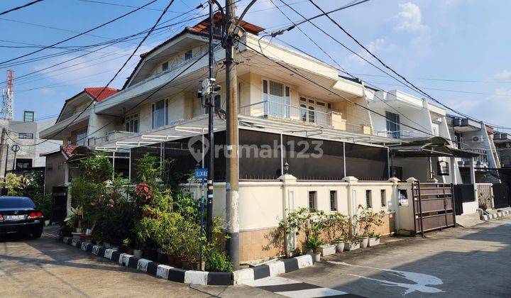 DI JUAL RUMAH DI GREEN GARDEN LUAS TANAH 187M2 LUAS BANGUNAN 252M2 1