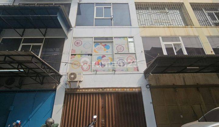  Ruko Angke Cocok Untuk Kantor 
Ukuran 4,5x14,5m2
LT 65 m² 1