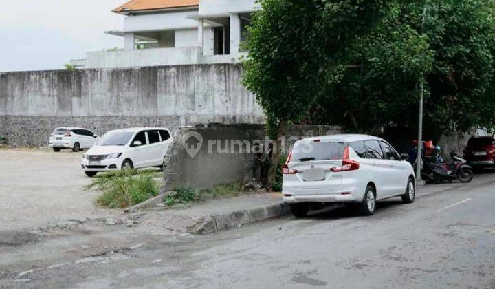 Tanah BEACHFRONT
di Pantai Jerman Kuta
Bali uk 40x53m2 2