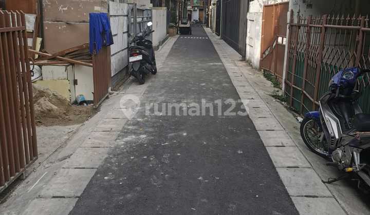 Rumah Tua Ditanjung Duren Jalan Muat 1 Mobil SHM 2