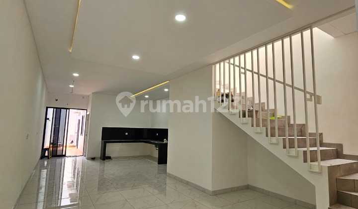 Rumah Baru Di Meruya Utara Kavling Dki 5x25 Bagus Shm Siap Huni 2