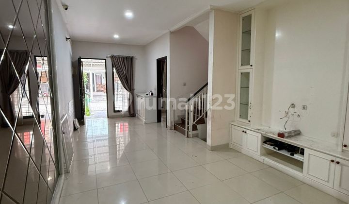 Rumah di Green Lake City Cluster Asia Uk. 6X18 Sudah Renov Semi Furnish