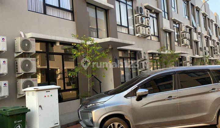 Green Royal condo house

Lantai 2, 
Uk, 5x10m2 Hdp Selatan 1