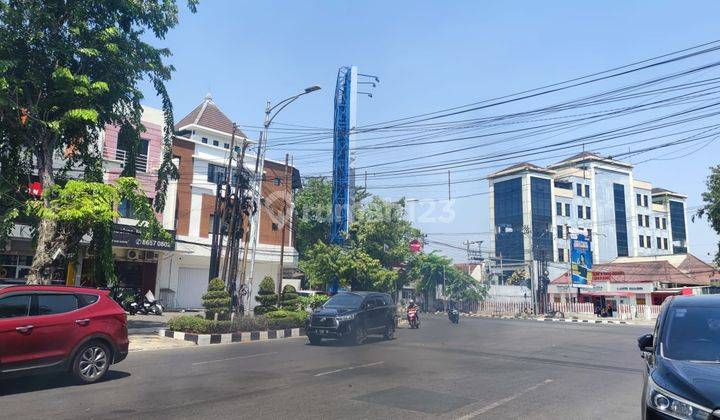 Ruko Tengah Kota di Imam Bonjol Semarang 2