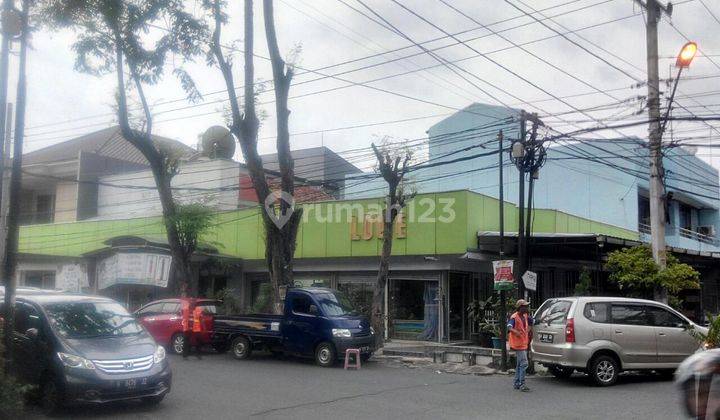 Rumah Orientasi Tanah Tengah Kota Dekat Simpang Lima 1