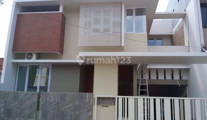 Rumah Siap Huni Tengah Kota di Seteran Semarang  1