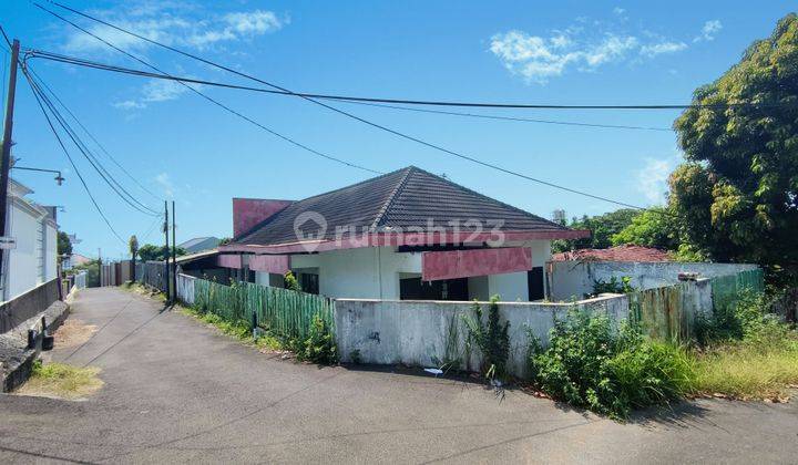 Rumah Lama Orientasi Tanah di Sibayak, Semarang 2