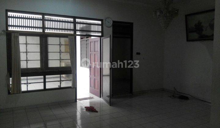 Rumah Tengah Kota di Seteran, Semarang 2