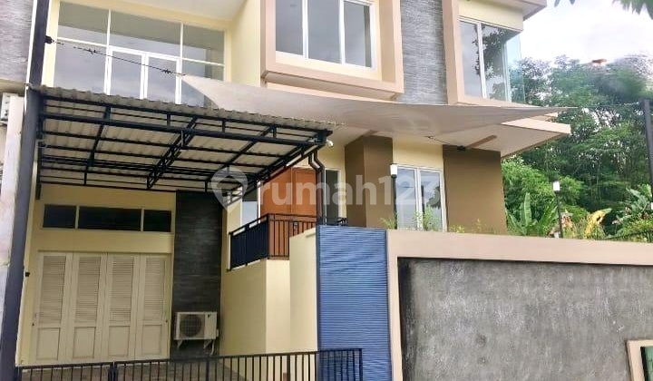 Luxurious 2-Story House in Candi Golf Housing, Jangli, Semarang. 1