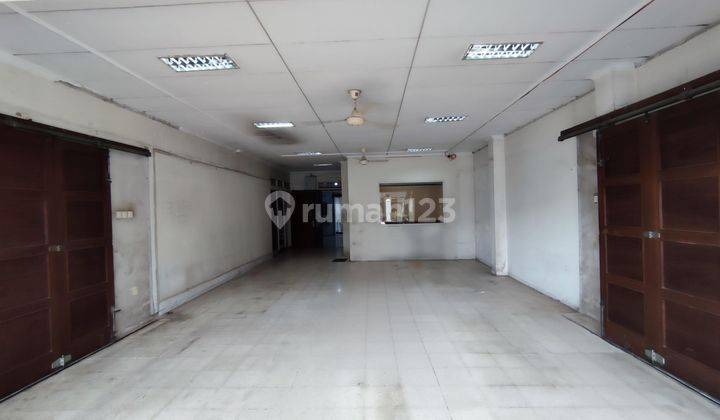 Disewakan ruko 2lt Jl. Karang Anyar dekat SMS Loyola Semarang. 2