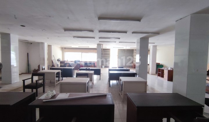 Ruang Usaha Strategis Pusat Bisnis di Sriwijaya Semarang 2