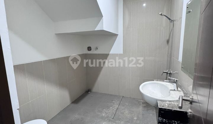 Dijual Rumah Cantik 2LT Siap Huni Green Crystal Summarecon MKS  2
