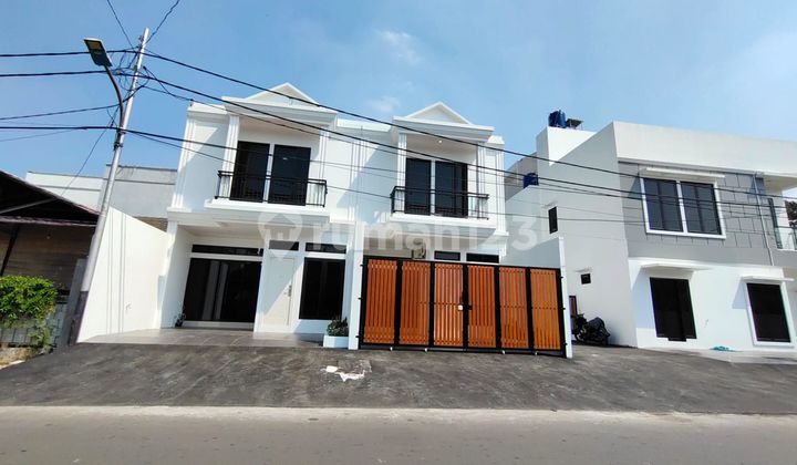 2-Story Luxury House on Jl Cempaka Putih 5 Behind Yarsi, Cempaka Putih, Central Jakarta 1