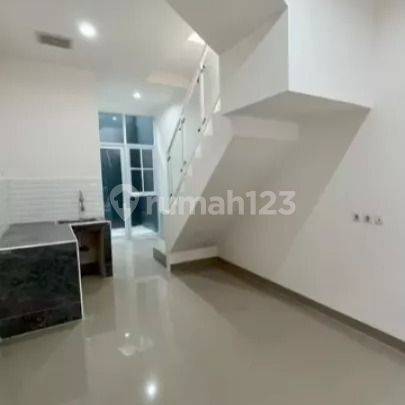 Rumah 2 Lantai Bagus SHM  Di Cempaka Putih Jakarta Pusat 2