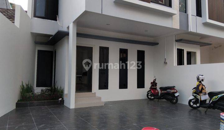 Rumah 2 lantai dekat area perkantoran dan akses 2 mobil 1