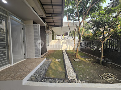 Dijual Rumah 2 Lantai Siap Huni Samping Pasar Ahpoong Sentul City 2