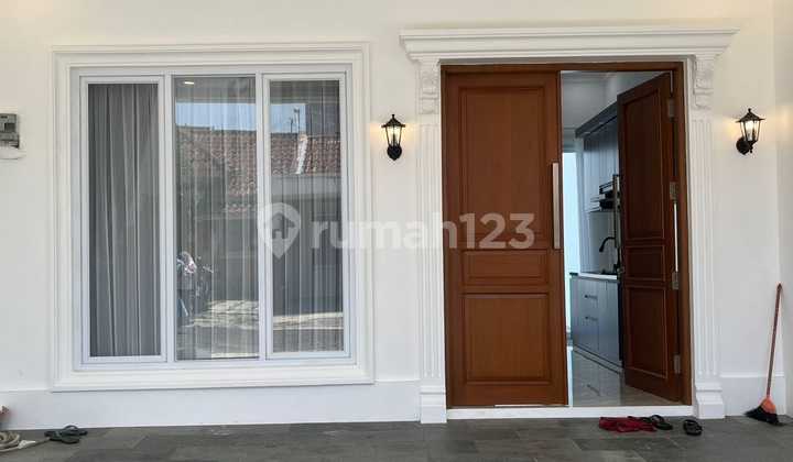 Dijual Rumah Cantik Dengan Furnished Dengan Pool Sentul Bogor 2
